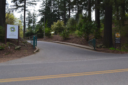 Entrance to Hoyt Arboretum pay to park lot
